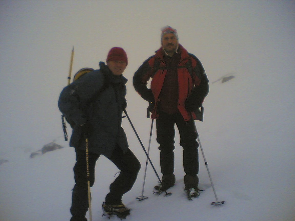 OK, akkor itt (kb. 2000 m&eacute;teren) eb&eacute;del&uuml;nk